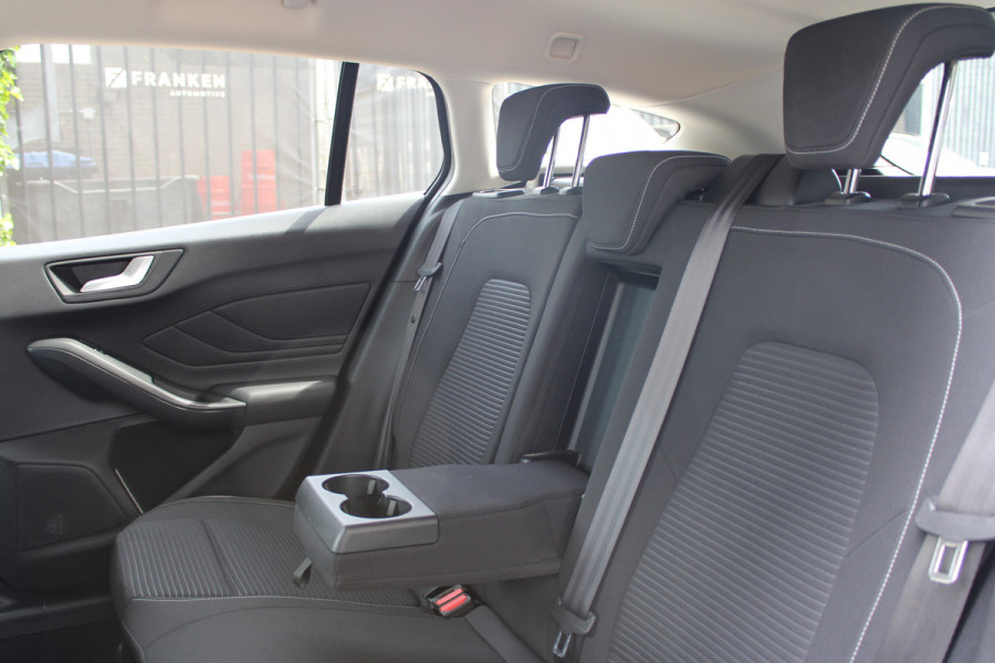 Ford FOCUS Wagon 1.0 EcoBoost Titanium Business | Trekhaak | Origin NL | Parkeersensor voor + achter | Carplay