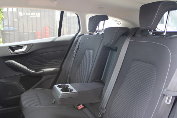 Ford FOCUS Wagon 1.0 EcoBoost Titanium Business | Trekhaak | Origin NL | Parkeersensor voor + achter | Carplay