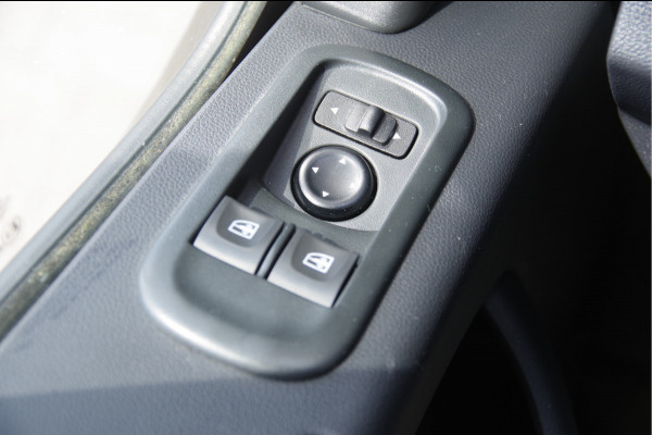 Renault Master 2.3 dCi L1H1 150PK, TREKHAAK, CAMERA, NAVI, CRUISE, AIRCO, PARKEERSENSOREN