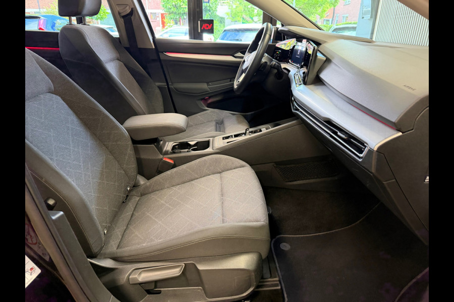 Volkswagen Golf 1.5 eTSI DSG PANO MASSAGE CAMERA VIRTUAL COCKPIT SFEERVERLICHTING STOELVERWARMING NAVIGATIE CRUISE