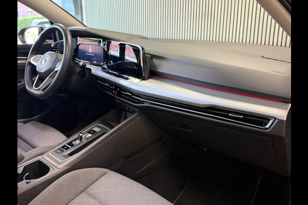 Volkswagen Golf 1.5 eTSI DSG PANO MASSAGE CAMERA VIRTUAL COCKPIT SFEERVERLICHTING STOELVERWARMING NAVIGATIE CRUISE