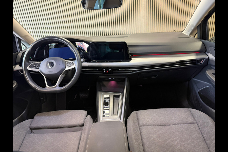Volkswagen Golf 1.5 eTSI DSG PANO MASSAGE CAMERA VIRTUAL COCKPIT SFEERVERLICHTING STOELVERWARMING NAVIGATIE CRUISE