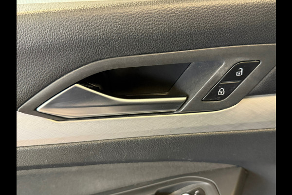 Volkswagen Golf 1.5 eTSI DSG PANO MASSAGE CAMERA VIRTUAL COCKPIT SFEERVERLICHTING STOELVERWARMING NAVIGATIE CRUISE