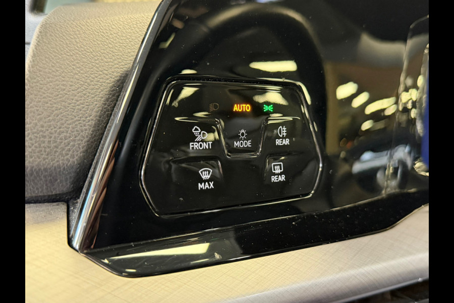Volkswagen Golf 1.5 eTSI DSG PANO MASSAGE CAMERA VIRTUAL COCKPIT SFEERVERLICHTING STOELVERWARMING NAVIGATIE CRUISE