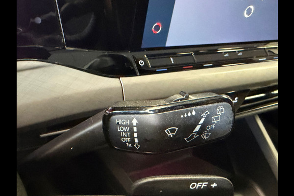 Volkswagen Golf 1.5 eTSI DSG PANO MASSAGE CAMERA VIRTUAL COCKPIT SFEERVERLICHTING STOELVERWARMING NAVIGATIE CRUISE