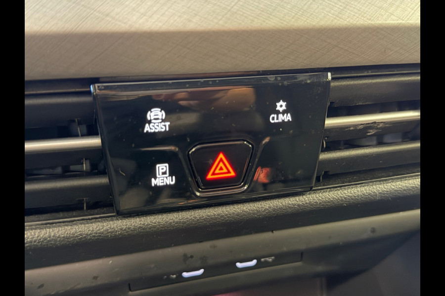Volkswagen Golf 1.5 eTSI DSG PANO MASSAGE CAMERA VIRTUAL COCKPIT SFEERVERLICHTING STOELVERWARMING NAVIGATIE CRUISE
