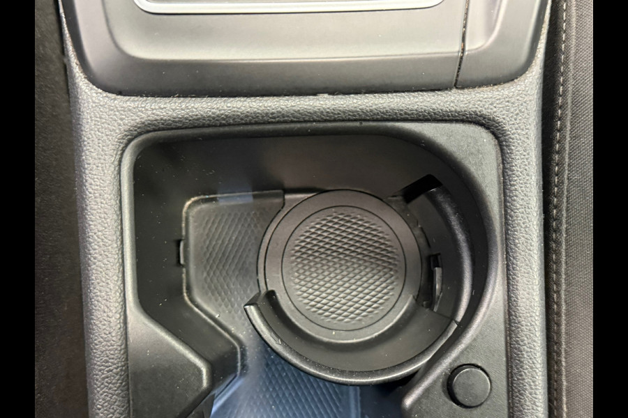 Volkswagen Golf 1.5 eTSI DSG PANO MASSAGE CAMERA VIRTUAL COCKPIT SFEERVERLICHTING STOELVERWARMING NAVIGATIE CRUISE