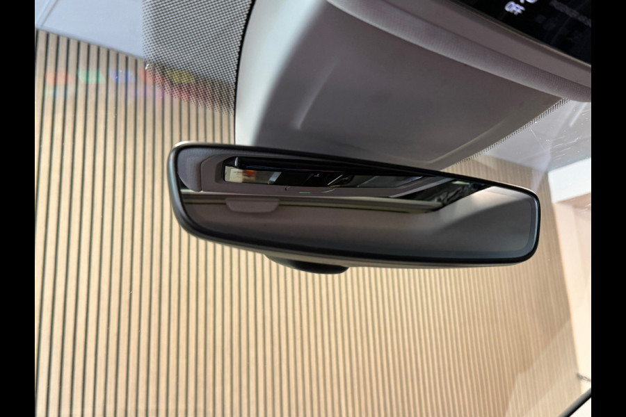 Volkswagen Golf 1.5 eTSI DSG PANO MASSAGE CAMERA VIRTUAL COCKPIT SFEERVERLICHTING STOELVERWARMING NAVIGATIE CRUISE