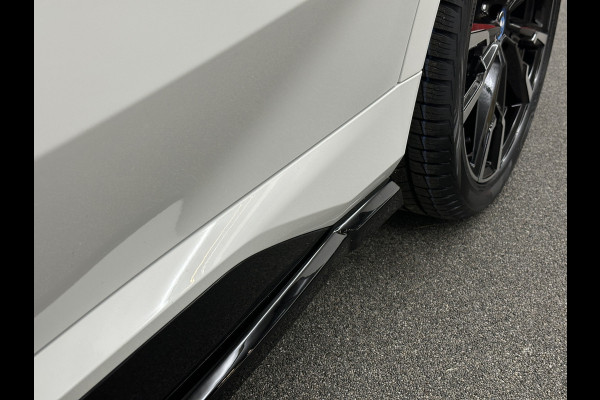 BMW iX1 30 313pk X-Drive M-Sport Performance | Adaptief Led | Sportstoelen | Keyless | Adaptieve Cruise en Struurwielverw. voorbereid | Antraciet Hemel | Carplay | Sfeerverlichting | 1200kg Trekgewicht | Camera | Bovag Garantie.