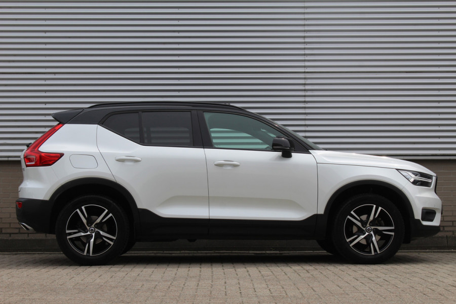 Volvo XC40 1.5 T3 R-Design | Panoramadak | Dealer onderhouden | Harman Kardon | Navigatie | Stoelverwarming