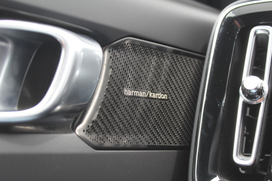 Volvo XC40 1.5 T3 R-Design | Panoramadak | Dealer onderhouden | Harman Kardon | Navigatie | Stoelverwarming