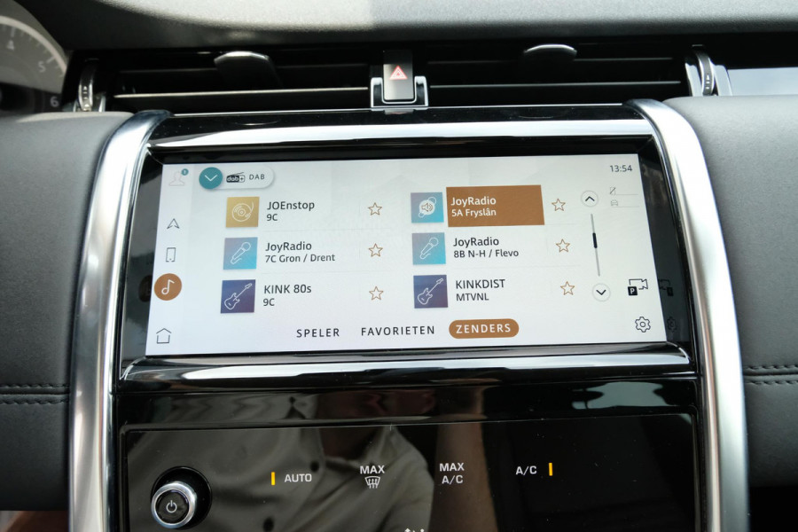 Land Rover Discovery Sport P300e 1.5 S 309 PK | 360 graden camera | Lederen bekleding | Elektrische Stoelen | Navigatie | DAB