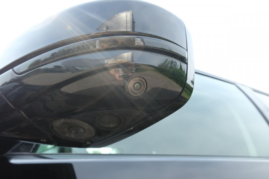 Land Rover Discovery Sport P300e 1.5 S 309 PK | 360 graden camera | Lederen bekleding | Elektrische Stoelen | Navigatie | DAB