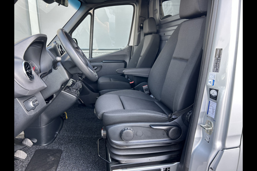 Mercedes-Benz Sprinter 315 CDI L2 H1 RWD 3500KG Trekhaak / BOTT Inrichting / MBUX 10.25 / Navigatie / Cruise control / Airco / 270 Graden achterdeuren