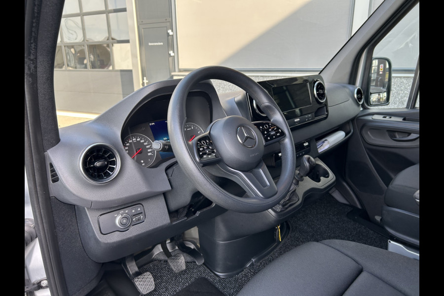 Mercedes-Benz Sprinter 315 CDI L2 H1 RWD 3500KG Trekhaak / BOTT Inrichting / MBUX 10.25 / Navigatie / Cruise control / Airco / 270 Graden achterdeuren