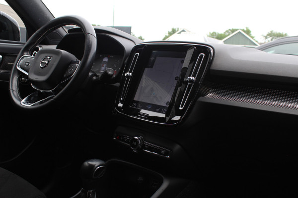 Volvo XC40 1.5 T3 R-Design | Panoramadak | Dealer onderhouden | Harman Kardon | Navigatie | Stoelverwarming
