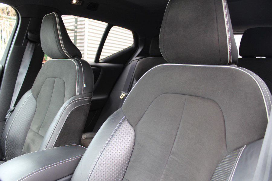 Volvo XC40 1.5 T3 R-Design | Panoramadak | Dealer onderhouden | Harman Kardon | Navigatie | Stoelverwarming