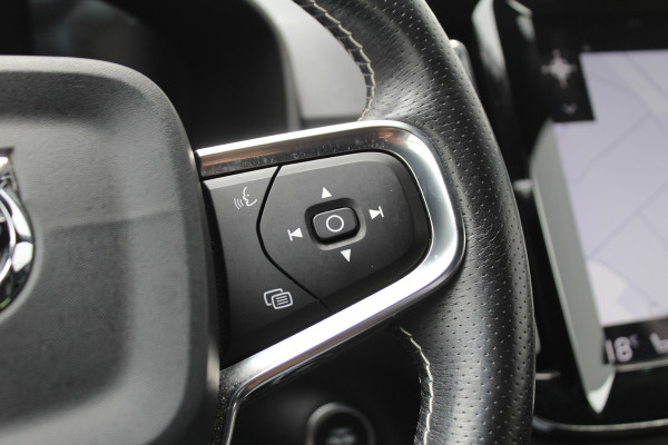 Volvo XC40 1.5 T3 R-Design | Panoramadak | Dealer onderhouden | Harman Kardon | Navigatie | Stoelverwarming