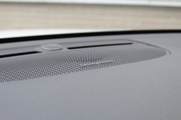 Volvo XC40 1.5 T3 R-Design | Panoramadak | Dealer onderhouden | Harman Kardon | Navigatie | Stoelverwarming