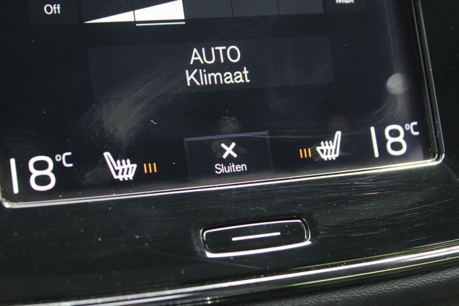 Volvo XC40 1.5 T3 R-Design | Panoramadak | Dealer onderhouden | Harman Kardon | Navigatie | Stoelverwarming