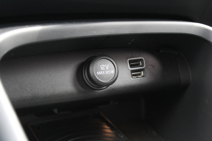 Volvo XC40 1.5 T3 R-Design | Panoramadak | Dealer onderhouden | Harman Kardon | Navigatie | Stoelverwarming