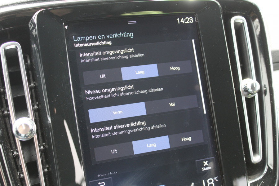 Volvo XC40 1.5 T3 R-Design | Panoramadak | Dealer onderhouden | Harman Kardon | Navigatie | Stoelverwarming