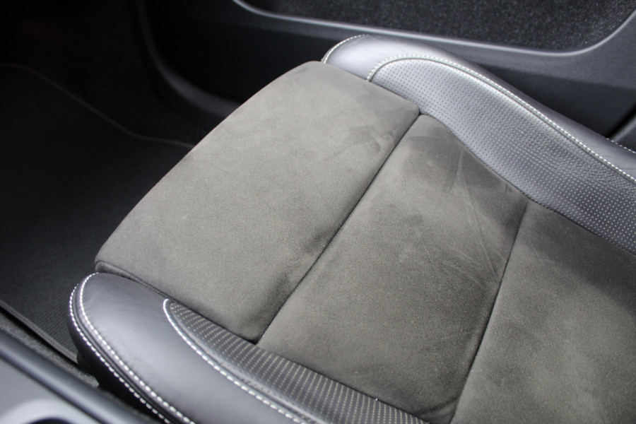 Volvo XC40 1.5 T3 R-Design | Panoramadak | Dealer onderhouden | Harman Kardon | Navigatie | Stoelverwarming
