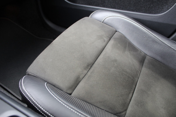 Volvo XC40 1.5 T3 R-Design | Panoramadak | Dealer onderhouden | Harman Kardon | Navigatie | Stoelverwarming