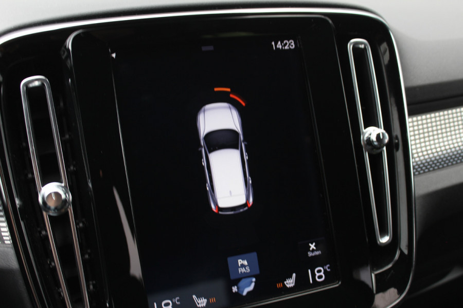 Volvo XC40 1.5 T3 R-Design | Panoramadak | Dealer onderhouden | Harman Kardon | Navigatie | Stoelverwarming