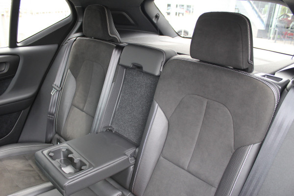 Volvo XC40 1.5 T3 R-Design | Panoramadak | Dealer onderhouden | Harman Kardon | Navigatie | Stoelverwarming