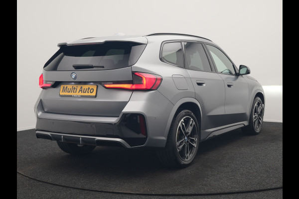 BMW X1 xDrive30e M Sport PHEV Frozen Pure Grey Metallic 326pk Dealer O.H | Trekhaak Af Fabriek | Adaptive Cruise | Head Up | Harman / Kardon | 360 Camera | Alcantara Sportstoelen Massage & Memory | Adaptive Onderstel | Widescreen Navi | Stoelen & Stuur Verwarmd | Blis | Keyless | Apple Carplay | Pilot Assist | Virtual | DAB | 19"L.M | Plug In Hybrid |