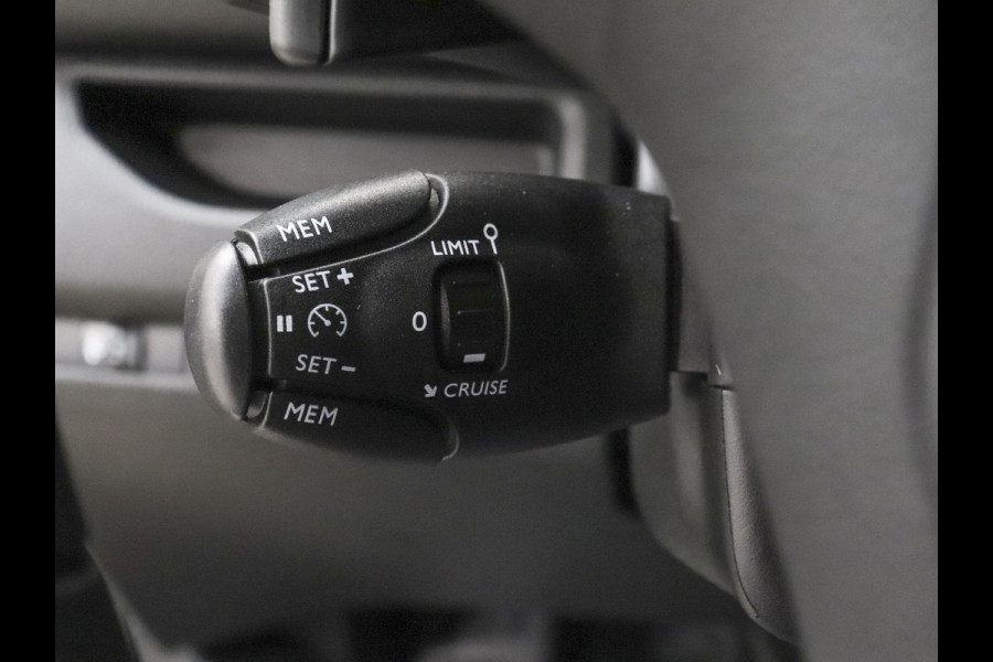 Peugeot Expert 2.0 180PK Automaat L3H1 Long Dubbele Cabine Trekhaak Cruise control Navigatie Airco Apple Carplay/ Android Auto