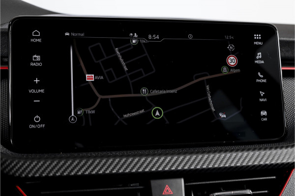 Škoda Kamiq 1.5 TSI 150 PK Monte Carlo - Automaat | Pano | Elek. Trekhaak | Dig. Cockpit | Cruise | Stoel-+Stuurverw. | Camera | PDC | NAV + App. Connect | ECC |  LM 18" | 5734
