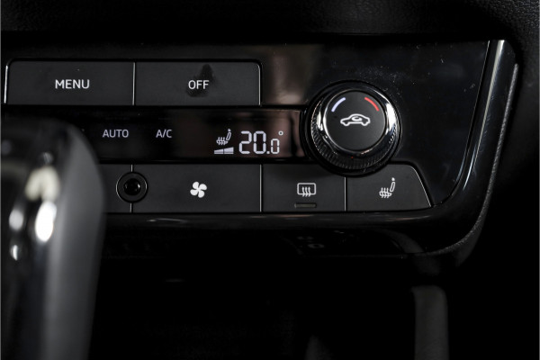 Škoda Kamiq 1.5 TSI 150 PK Monte Carlo - Automaat | Pano | Elek. Trekhaak | Dig. Cockpit | Cruise | Stoel-+Stuurverw. | Camera | PDC | NAV + App. Connect | ECC |  LM 18" | 5734