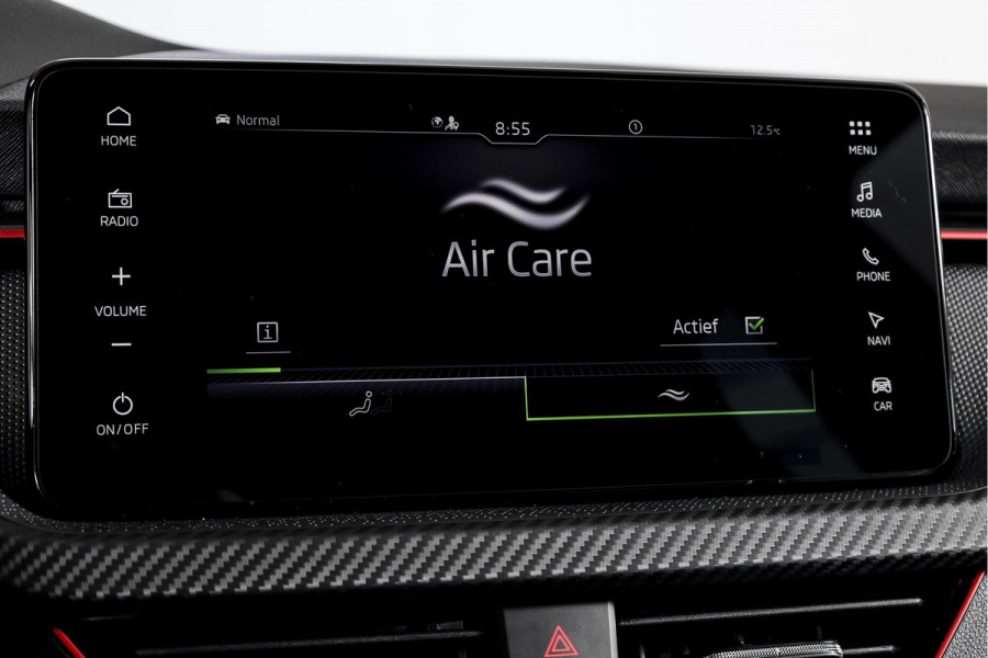 Škoda Kamiq 1.5 TSI 150 PK Monte Carlo - Automaat | Pano | Elek. Trekhaak | Dig. Cockpit | Cruise | Stoel-+Stuurverw. | Camera | PDC | NAV + App. Connect | ECC |  LM 18" | 5734