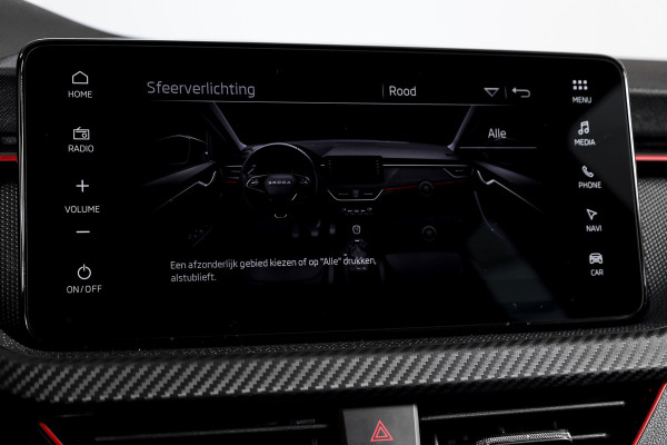 Škoda Kamiq 1.5 TSI 150 PK Monte Carlo - Automaat | Pano | Elek. Trekhaak | Dig. Cockpit | Cruise | Stoel-+Stuurverw. | Camera | PDC | NAV + App. Connect | ECC |  LM 18" | 5734