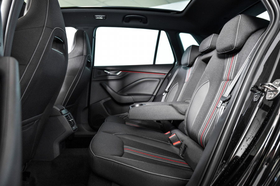 Škoda Kamiq 1.5 TSI 150 PK Monte Carlo - Automaat | Pano | Elek. Trekhaak | Dig. Cockpit | Cruise | Stoel-+Stuurverw. | Camera | PDC | NAV + App. Connect | ECC |  LM 18" | 5734