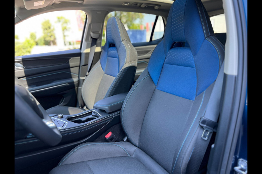Lynk & Co 01 1.5 PHEV HYBRID 261 PK 6.6kw lader MY2023 (BOVAG/RIJKLAARPRIJS)