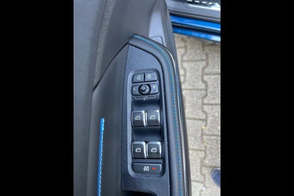 Lynk & Co 01 1.5 PHEV HYBRID 261 PK 6.6kw lader MY2023 (BOVAG/RIJKLAARPRIJS)