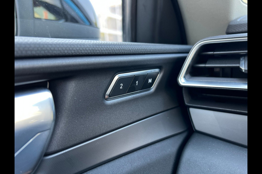 Lynk & Co 01 1.5 PHEV HYBRID 261 PK 6.6kw lader MY2023 (BOVAG/RIJKLAARPRIJS)