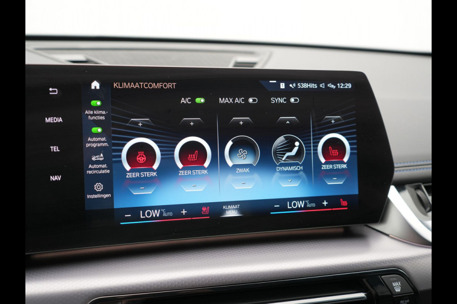 BMW X1 xDrive30e M Sport PHEV Frozen Pure Grey Metallic 326pk Dealer O.H | Trekhaak Af Fabriek | Adaptive Cruise | Head Up | Harman / Kardon | 360 Camera | Alcantara Sportstoelen Massage & Memory | Adaptive Onderstel | Widescreen Navi | Stoelen & Stuur Verwarmd | Blis | Keyless | Apple Carplay | Pilot Assist | Virtual | DAB | 19"L.M | Plug In Hybrid |