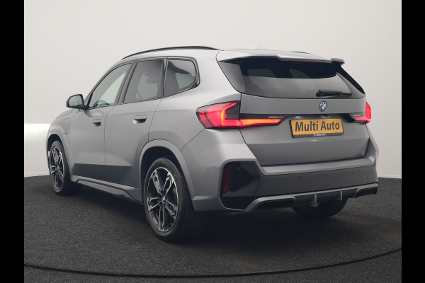 BMW X1 xDrive30e M Sport PHEV Frozen Pure Grey Metallic 326pk Dealer O.H | Trekhaak Af Fabriek | Adaptive Cruise | Head Up | Harman / Kardon | 360 Camera | Alcantara Sportstoelen Massage & Memory | Adaptive Onderstel | Widescreen Navi | Stoelen & Stuur Verwarmd | Blis | Keyless | Apple Carplay | Pilot Assist | Virtual | DAB | 19"L.M | Plug In Hybrid |
