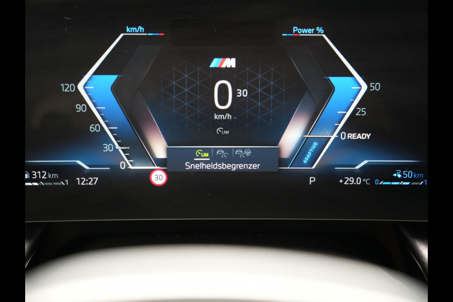 BMW X1 xDrive30e M Sport PHEV Frozen Pure Grey Metallic 326pk Dealer O.H | Trekhaak Af Fabriek | Adaptive Cruise | Head Up | Harman / Kardon | 360 Camera | Alcantara Sportstoelen Massage & Memory | Adaptive Onderstel | Widescreen Navi | Stoelen & Stuur Verwarmd | Blis | Keyless | Apple Carplay | Pilot Assist | Virtual | DAB | 19"L.M | Plug In Hybrid |