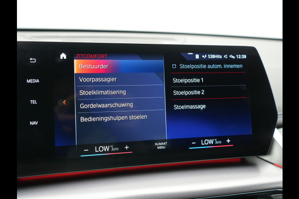 BMW X1 xDrive30e M Sport PHEV Frozen Pure Grey Metallic 326pk Dealer O.H | Trekhaak Af Fabriek | Adaptive Cruise | Head Up | Harman / Kardon | 360 Camera | Alcantara Sportstoelen Massage & Memory | Adaptive Onderstel | Widescreen Navi | Stoelen & Stuur Verwarmd | Blis | Keyless | Apple Carplay | Pilot Assist | Virtual | DAB | 19"L.M | Plug In Hybrid |