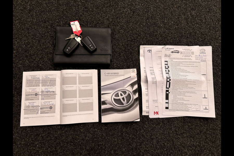 Toyota C-HR 1.8 Hybrid Business Intro | Trekhaak | Navigatie | Camera | Climate-control | Stoelverwarming | Cruise-control |