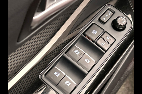 Toyota C-HR 1.8 Hybrid Business Intro | Trekhaak | Navigatie | Camera | Climate-control | Stoelverwarming | Cruise-control |