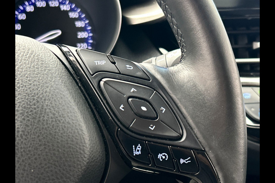 Toyota C-HR 1.8 Hybrid Business Intro | Trekhaak | Navigatie | Camera | Climate-control | Stoelverwarming | Cruise-control |