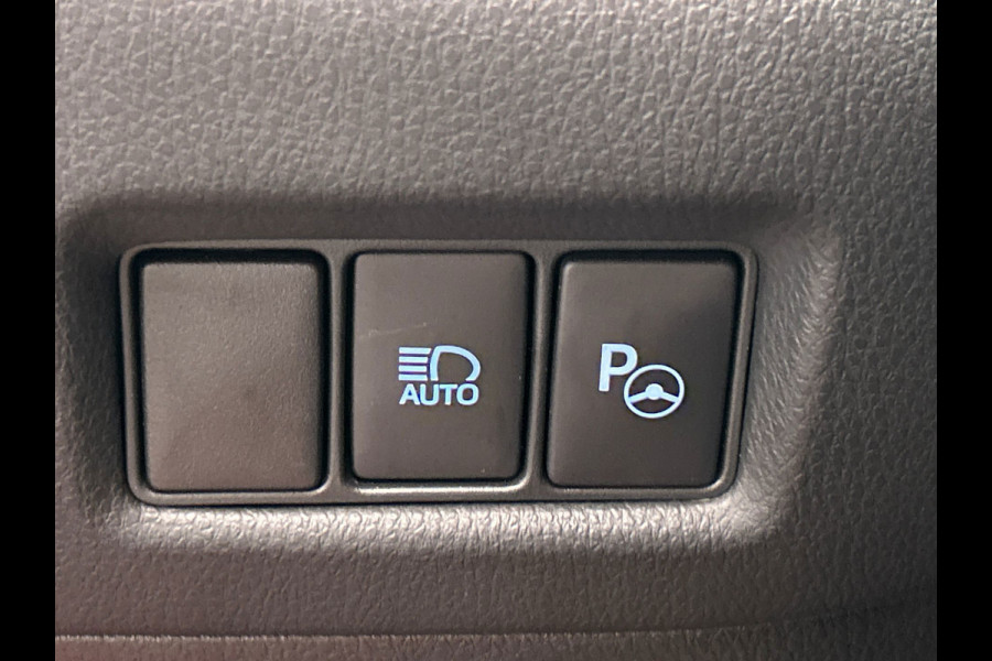 Toyota C-HR 1.8 Hybrid Business Intro | Trekhaak | Navigatie | Camera | Climate-control | Stoelverwarming | Cruise-control |