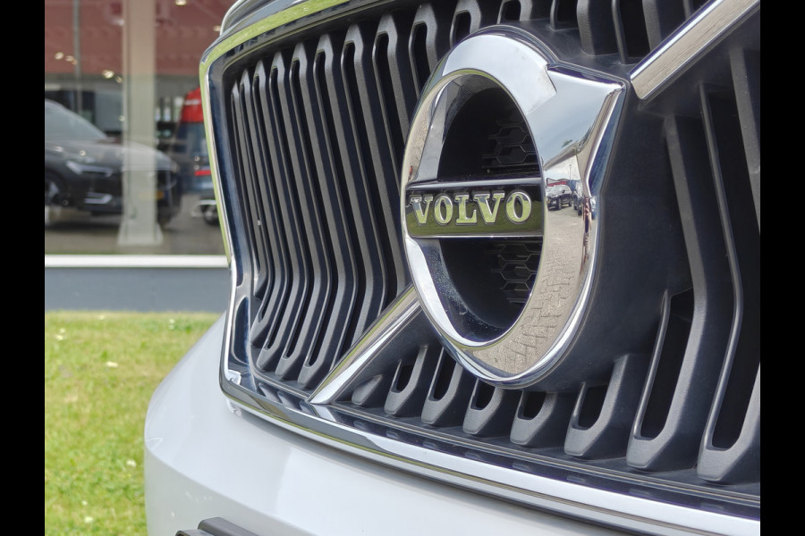 Volvo XC40 T2 130PK Momentum Business | BLIS | Camera Achter | PDC V+A | Carplay | Adapt. Cruise