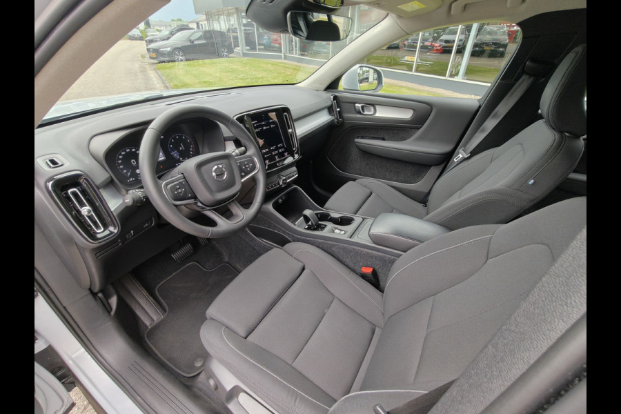 Volvo XC40 T2 130PK Momentum Business | BLIS | Camera Achter | PDC V+A | Carplay | Adapt. Cruise